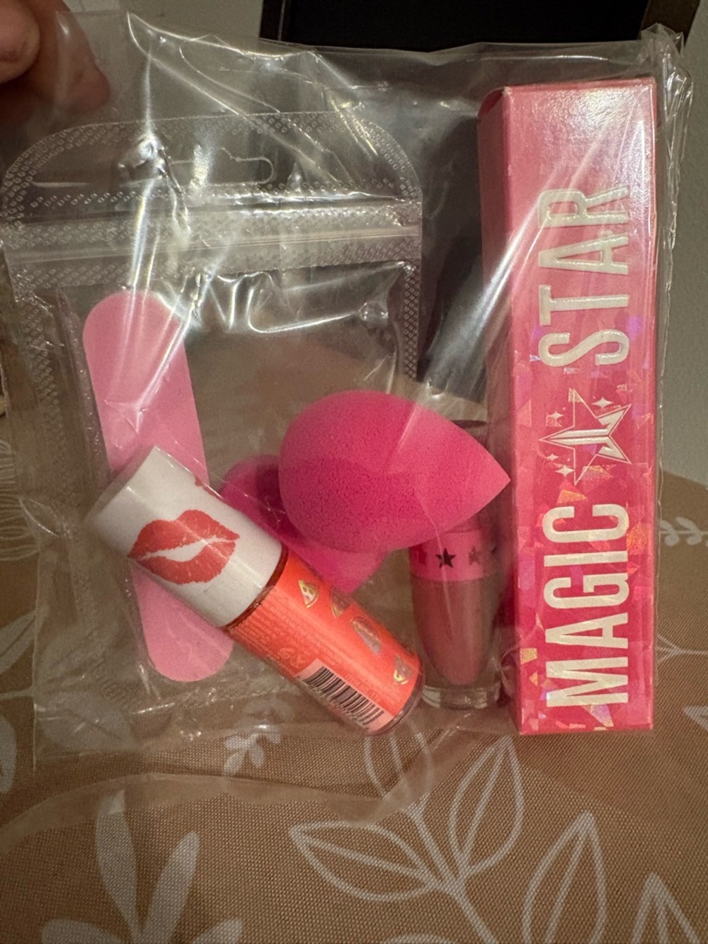 Jeffree Star Pink Makeup Sponge & Lipstick Gift Set bundle